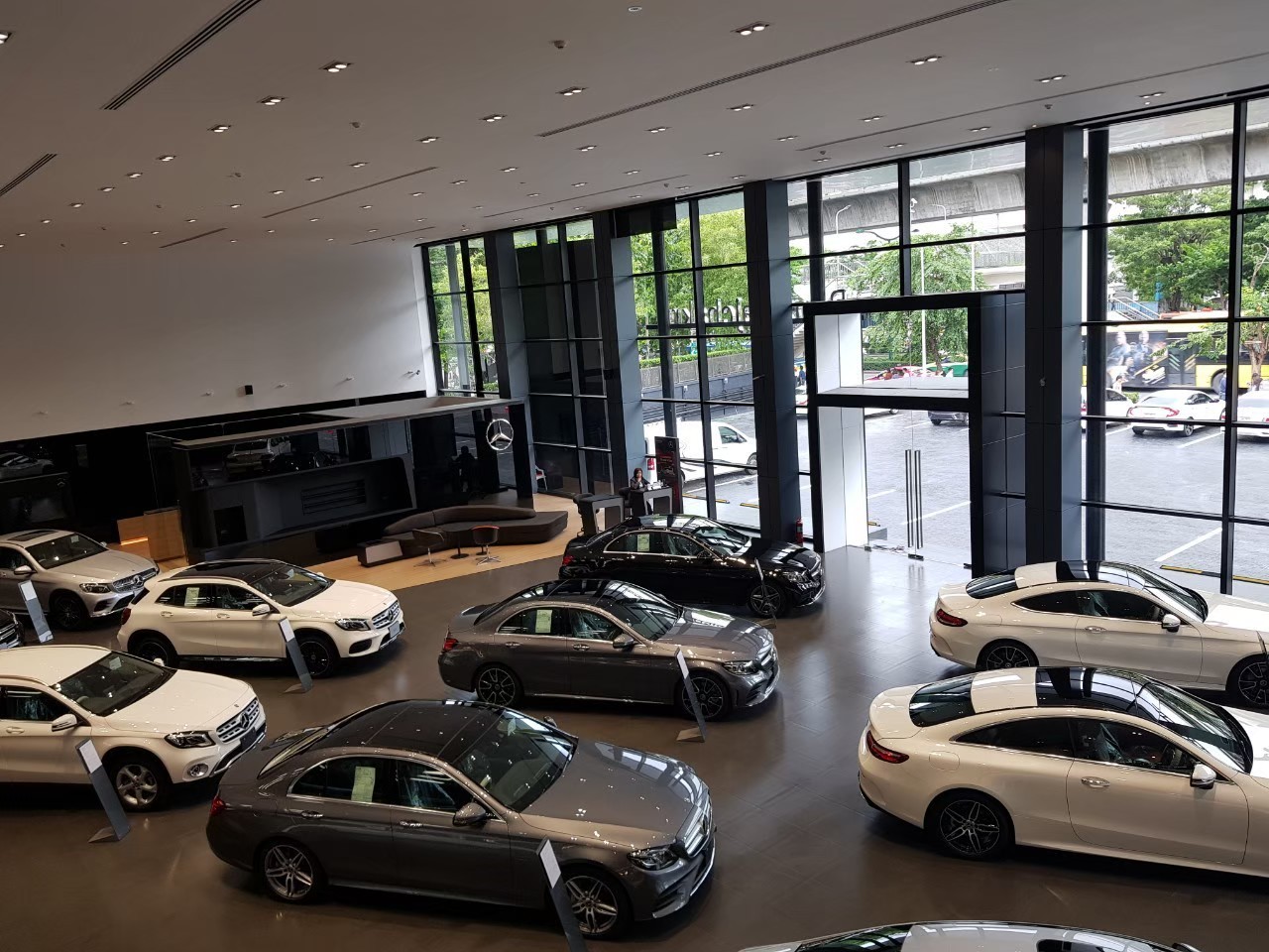 Mercedes-Benz Showroom Rajchakru