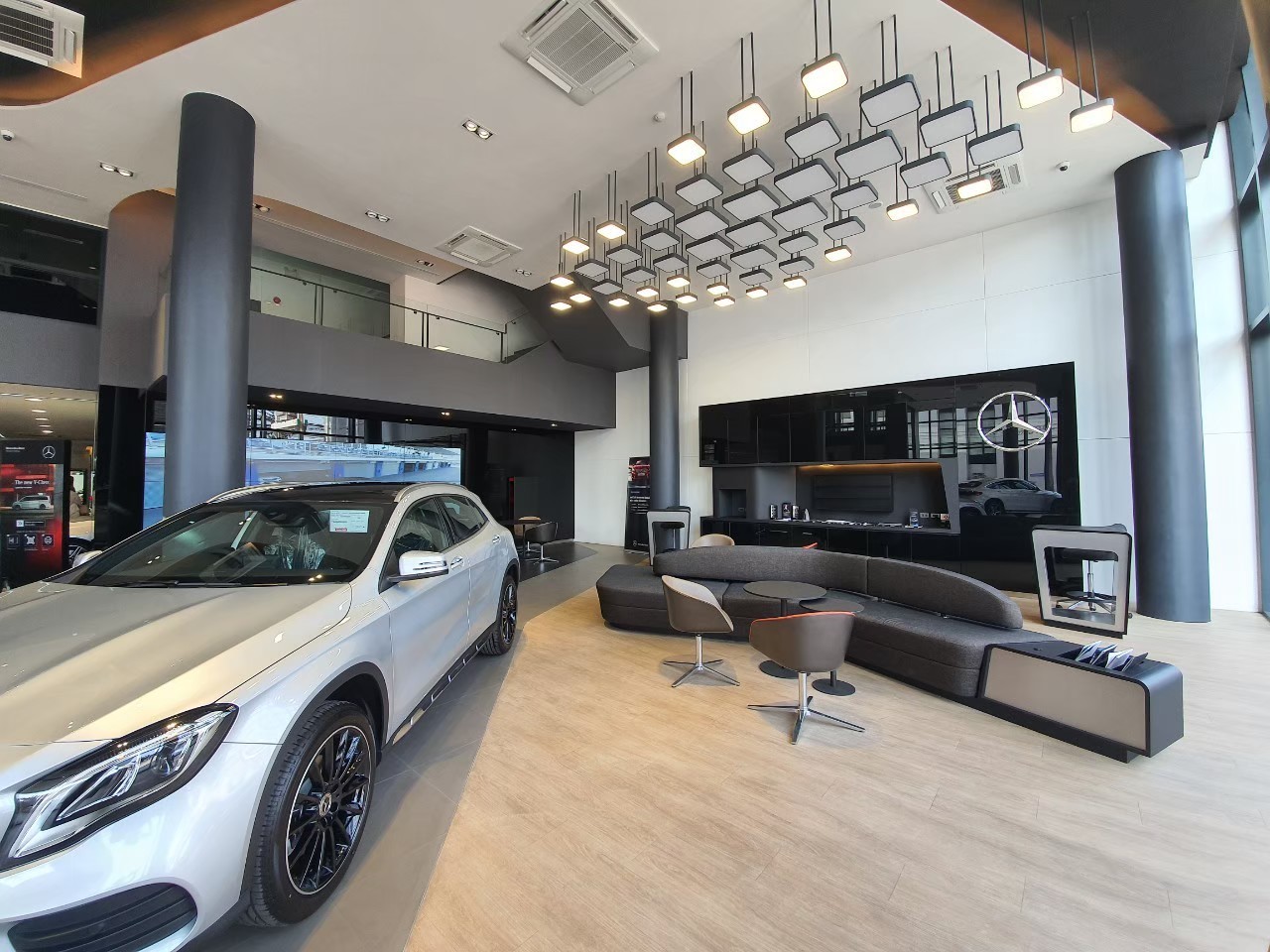 Mercedes-Benz Showroom Ramintra