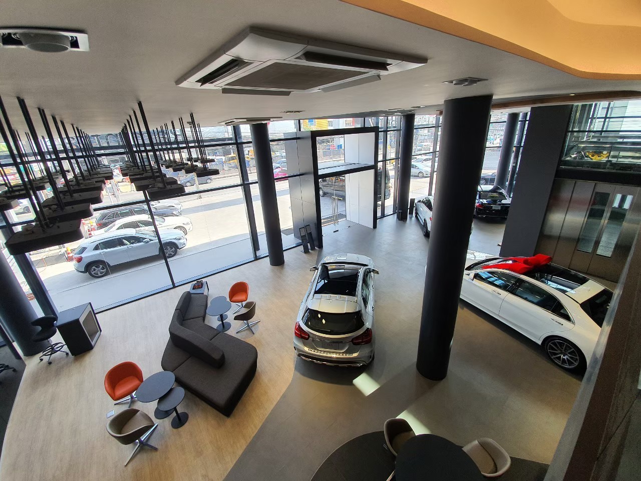 Mercedes-Benz Showroom Ramintra